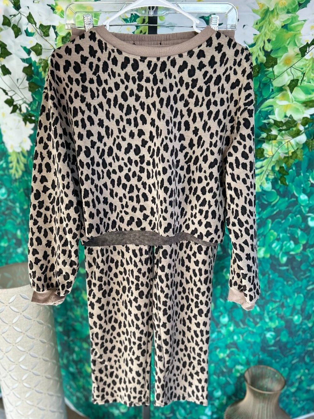 NWOT - SHEIN Allover Leopard Print Knit Sweater & Pants Loungewear Set SZ M